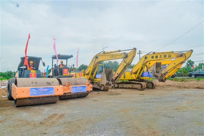 Cập Nhật Tiến Độ Dự Án Happy One Mori Mới Nhất Tháng 9/2025 3 Máy móc công trình tại dự án Happy One Mori