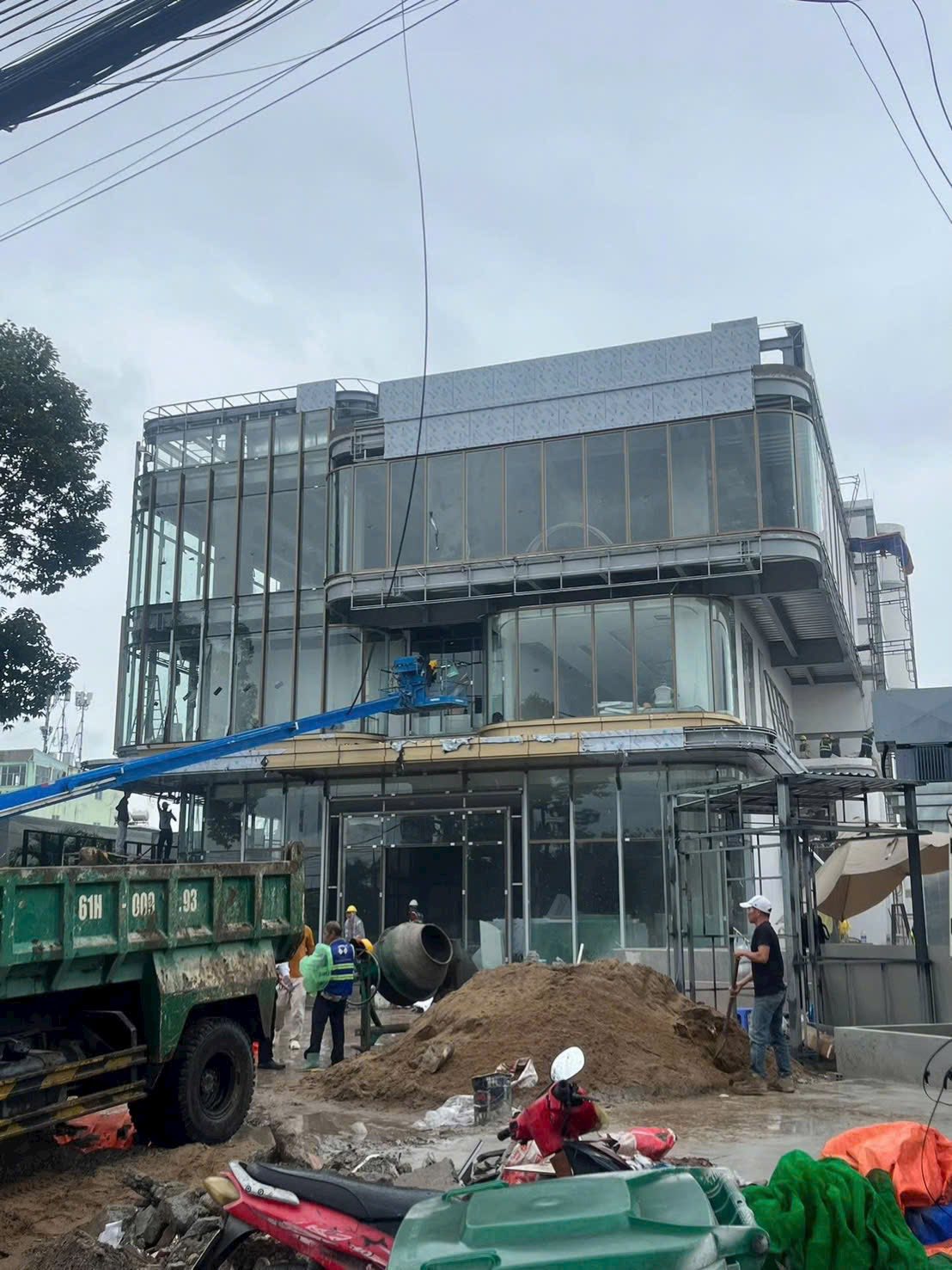 Hình ảnh thực tế khu nhà mẫu dự án Happy One Mori đang trong giai đoạn hoàn thiện cuối cùng (Tháng 11/2025)